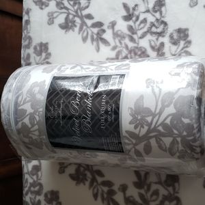 NIP Great Bay Home 90x90 Velvet Berber Blanket